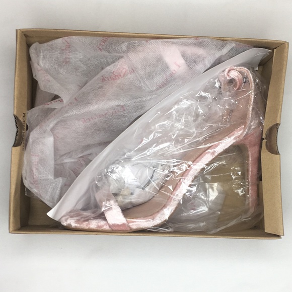 Heels - Picture 3 of 4